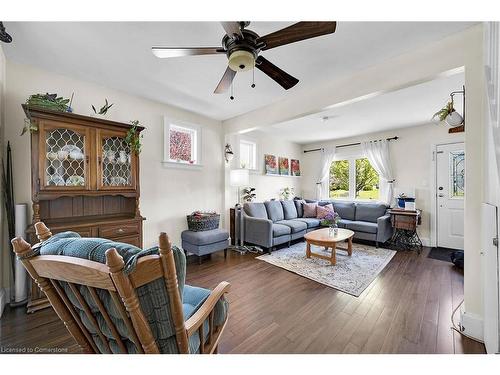 12 Broadview Avenue, Cambridge, ON - Indoor Photo Showing Living Room