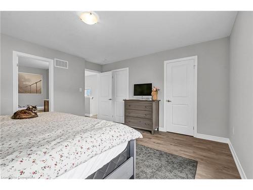 110 Hibiscus Lane, Hamilton, ON - Indoor Photo Showing Bedroom