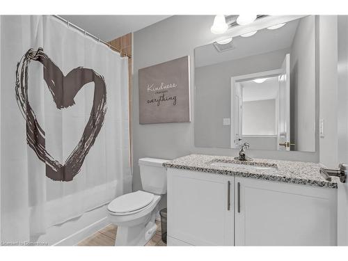 110 Hibiscus Lane, Hamilton, ON - Indoor Photo Showing Bathroom