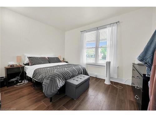 615 Main Street, Port Dover, ON - Indoor Photo Showing Bedroom