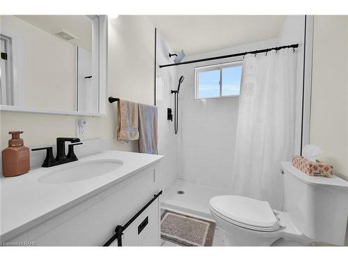 615 Main Street, Port Dover, ON - Indoor Photo Showing Bathroom