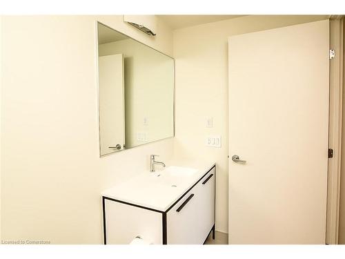 307-385 Winston Road, Grimsby, ON - Indoor Photo Showing Bathroom