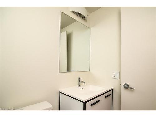 307-385 Winston Road, Grimsby, ON - Indoor Photo Showing Bathroom