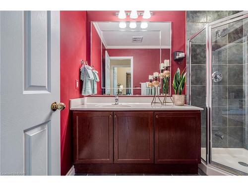 106-2085 Amherst Heights Drive, Burlington, ON - Indoor Photo Showing Bathroom