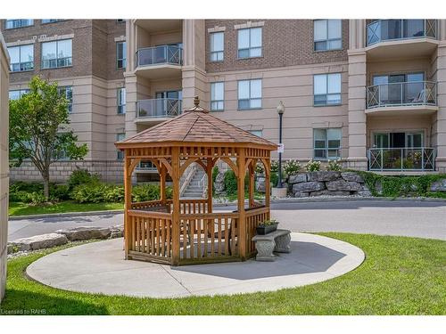 106-2085 Amherst Heights Drive, Burlington, ON - Outdoor