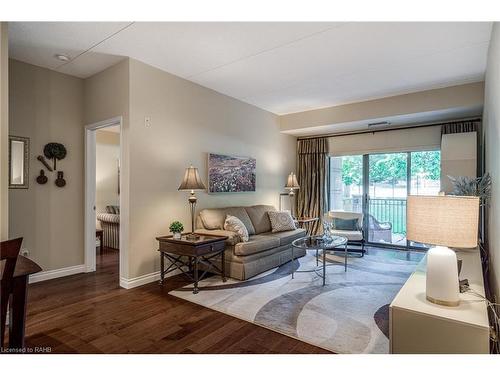 106-2085 Amherst Heights Drive, Burlington, ON - Indoor Photo Showing Living Room