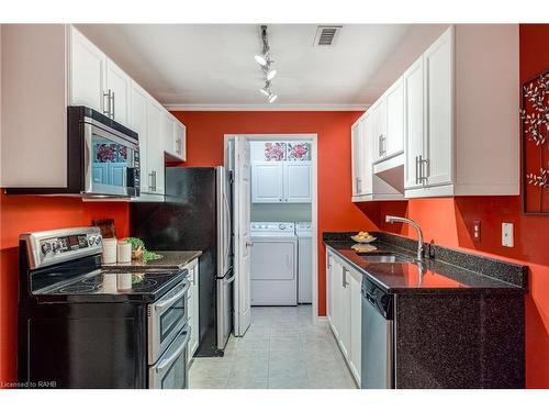 106-2085 Amherst Heights Drive, Burlington, ON - Indoor Photo Showing Kitchen