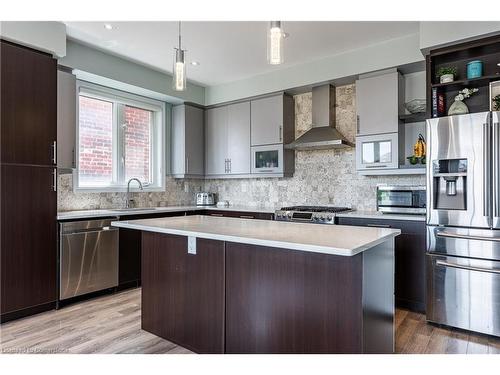 8445 Sweet Chestnut Drive, Niagara Falls, ON - Indoor Photo Showing Kitchen With Stainless Steel Kitchen With Upgraded Kitchen