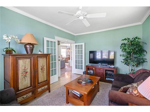 368 Queen Street, Niagara-On-The-Lake, ON - Indoor Photo Showing Living Room