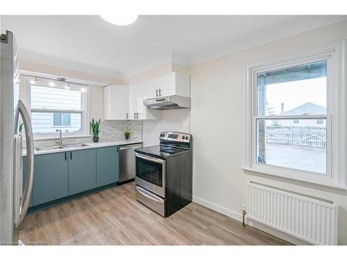 19 Fawell Avenue, St. Catharines, ON - Indoor Photo Showing Kitchen