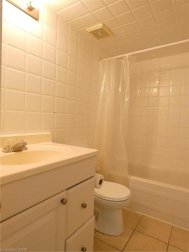 1161 King Street W, Hamilton, ON - Indoor Photo Showing Bathroom