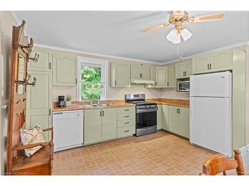 1689 2Nd Concession Road W, Lynden, ON - Indoor Photo Showing Kitchen With Double Sink