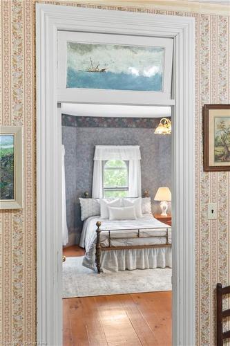 1689 2Nd Concession Road W, Lynden, ON - Indoor Photo Showing Bedroom