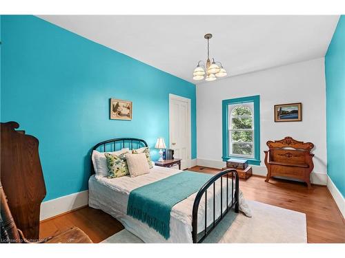 1689 2Nd Concession Road W, Lynden, ON - Indoor Photo Showing Bedroom