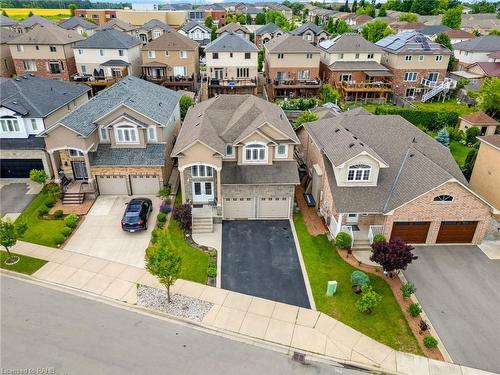 52 Arrowhead Drive, Hamilton, ON - Outdoor With Facade