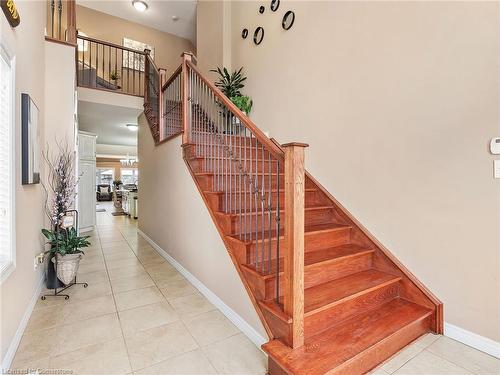 52 Arrowhead Drive, Hamilton, ON - Indoor Photo Showing Other Room