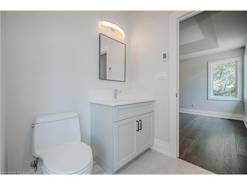 2423 Raymore Drive, Burlington, ON - Indoor Photo Showing Bathroom