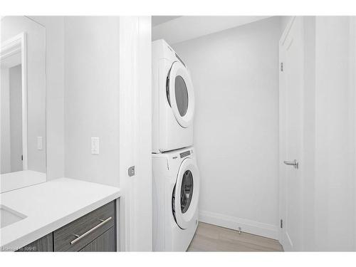 509-30 Hamilton Street, Hamilton, ON - Indoor Photo Showing Laundry Room