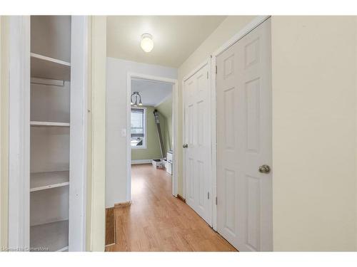 552 Quebec Street, Hamilton, ON - Indoor Photo Showing Other Room