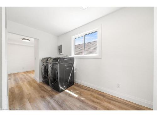 15 Pine Street, Hamilton, ON - Indoor Photo Showing Laundry Room