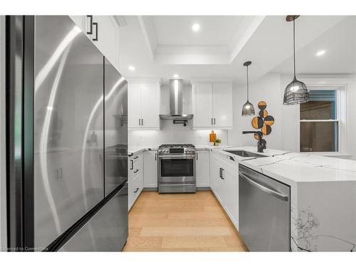 15 Pine Street, Hamilton, ON - Indoor Photo Showing Kitchen With Upgraded Kitchen