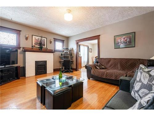 5424 Second Avenue, Niagara Falls, ON - Indoor Photo Showing Living Room With Fireplace