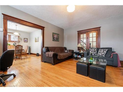 5424 Second Avenue, Niagara Falls, ON - Indoor Photo Showing Living Room