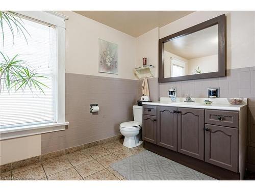 5424 Second Avenue, Niagara Falls, ON - Indoor Photo Showing Bathroom