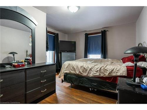 5424 Second Avenue, Niagara Falls, ON - Indoor Photo Showing Bedroom