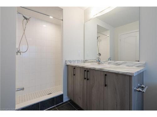 27 Aviron Crescent, Welland, ON - Indoor Photo Showing Bathroom