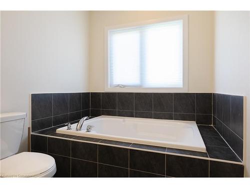 27 Aviron Crescent, Welland, ON - Indoor Photo Showing Bathroom