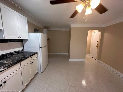 9-119 Macnab Street, Hamilton, ON - Indoor Photo Showing Kitchen