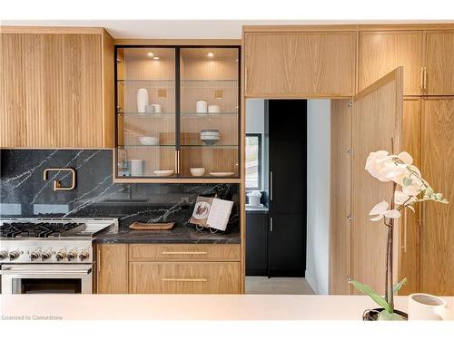 298 Strathcona Drive, Burlington, ON - Indoor Photo Showing Kitchen