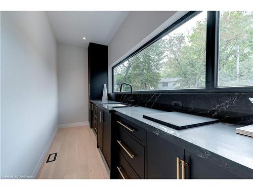 298 Strathcona Drive, Burlington, ON - Indoor Photo Showing Kitchen