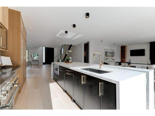 298 Strathcona Drive, Burlington, ON - Indoor Photo Showing Kitchen