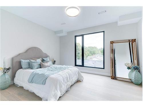 298 Strathcona Drive, Burlington, ON - Indoor Photo Showing Bedroom