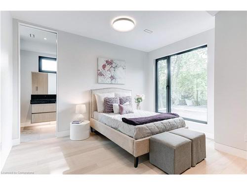 298 Strathcona Drive, Burlington, ON - Indoor Photo Showing Bedroom