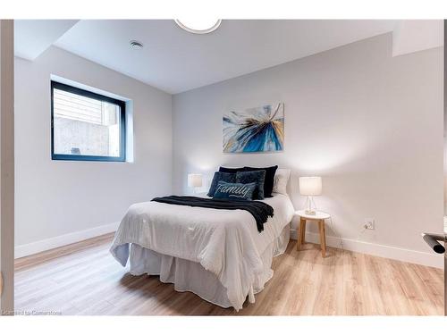 298 Strathcona Drive, Burlington, ON - Indoor Photo Showing Bedroom