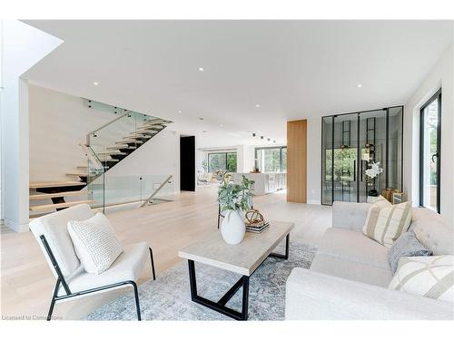 298 Strathcona Drive, Burlington, ON - Indoor Photo Showing Living Room