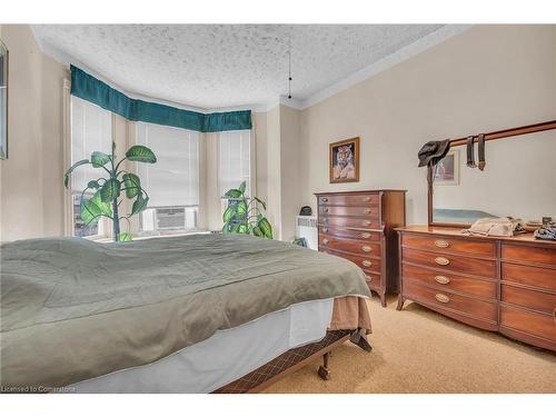 441 Barton Street, Stoney Creek, ON - Indoor Photo Showing Bedroom