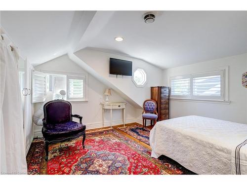 130 Main Street, St. Catharines, ON - Indoor Photo Showing Bedroom