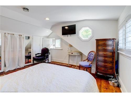 130 Main Street, St. Catharines, ON - Indoor Photo Showing Bedroom