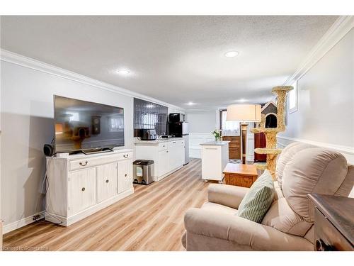 130 Main Street, St. Catharines, ON - Indoor Photo Showing Living Room