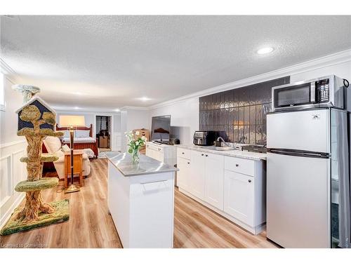 130 Main Street, St. Catharines, ON - Indoor Photo Showing Kitchen