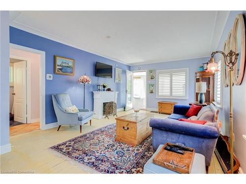 130 Main Street, St. Catharines, ON - Indoor Photo Showing Living Room