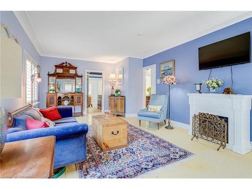 130 Main Street, St. Catharines, ON - Indoor Photo Showing Living Room With Fireplace