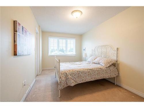 31-10 Cadham Boulevard, Hamilton, ON - Indoor Photo Showing Bedroom