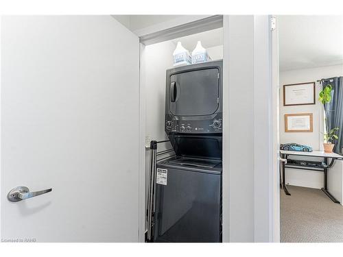 33-590 North Service Road, Stoney Creek, ON - Indoor Photo Showing Laundry Room