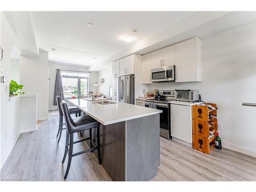 33-590 North Service Road, Stoney Creek, ON - Indoor Photo Showing Kitchen With Double Sink With Upgraded Kitchen