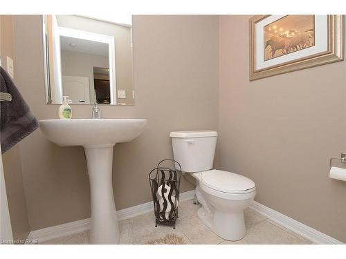 115 Emick Drive, Hamilton, ON - Indoor Photo Showing Bathroom